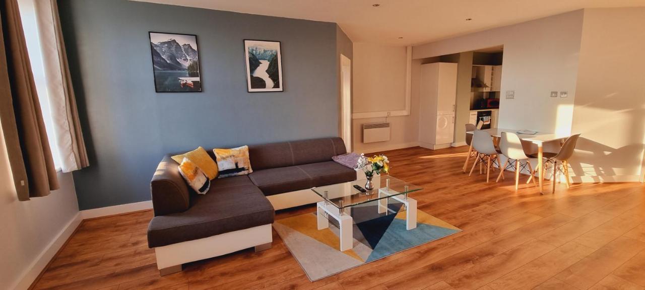 Modern And Spacious Swansea Centre Apartment Exterior photo